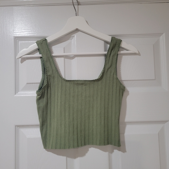 Green Tank - Picture 1 of 4